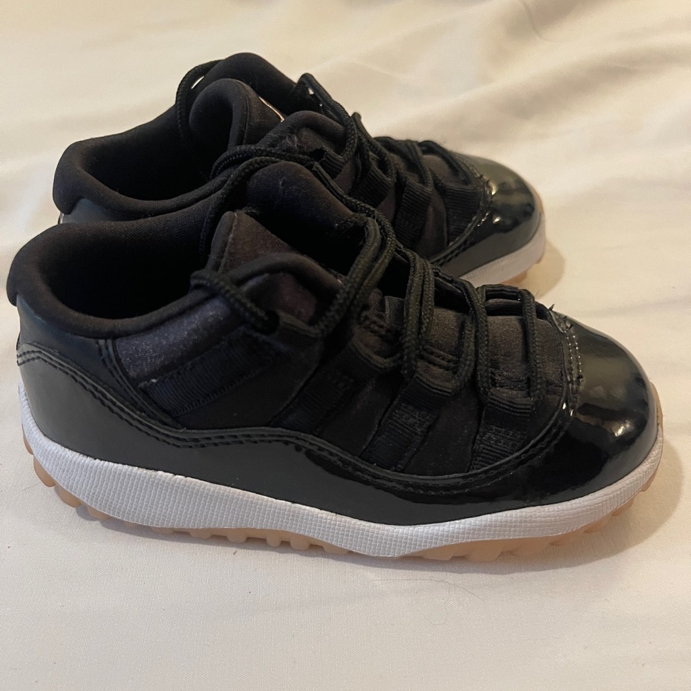 Nike Air Jordan 11 Retro Low “72-10” Toddler Sneakers- SZ 8C